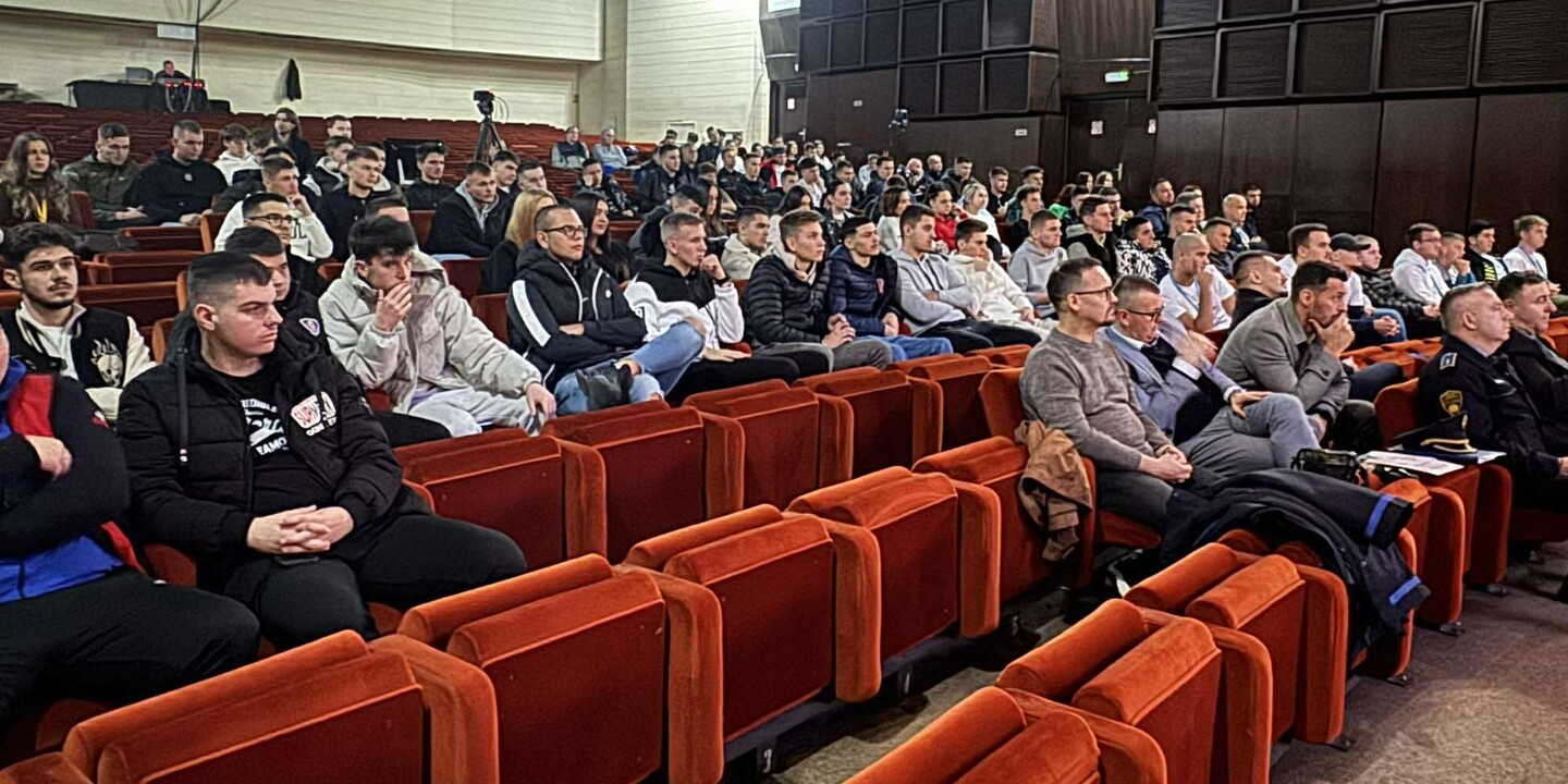 1762934564_69143f24081da