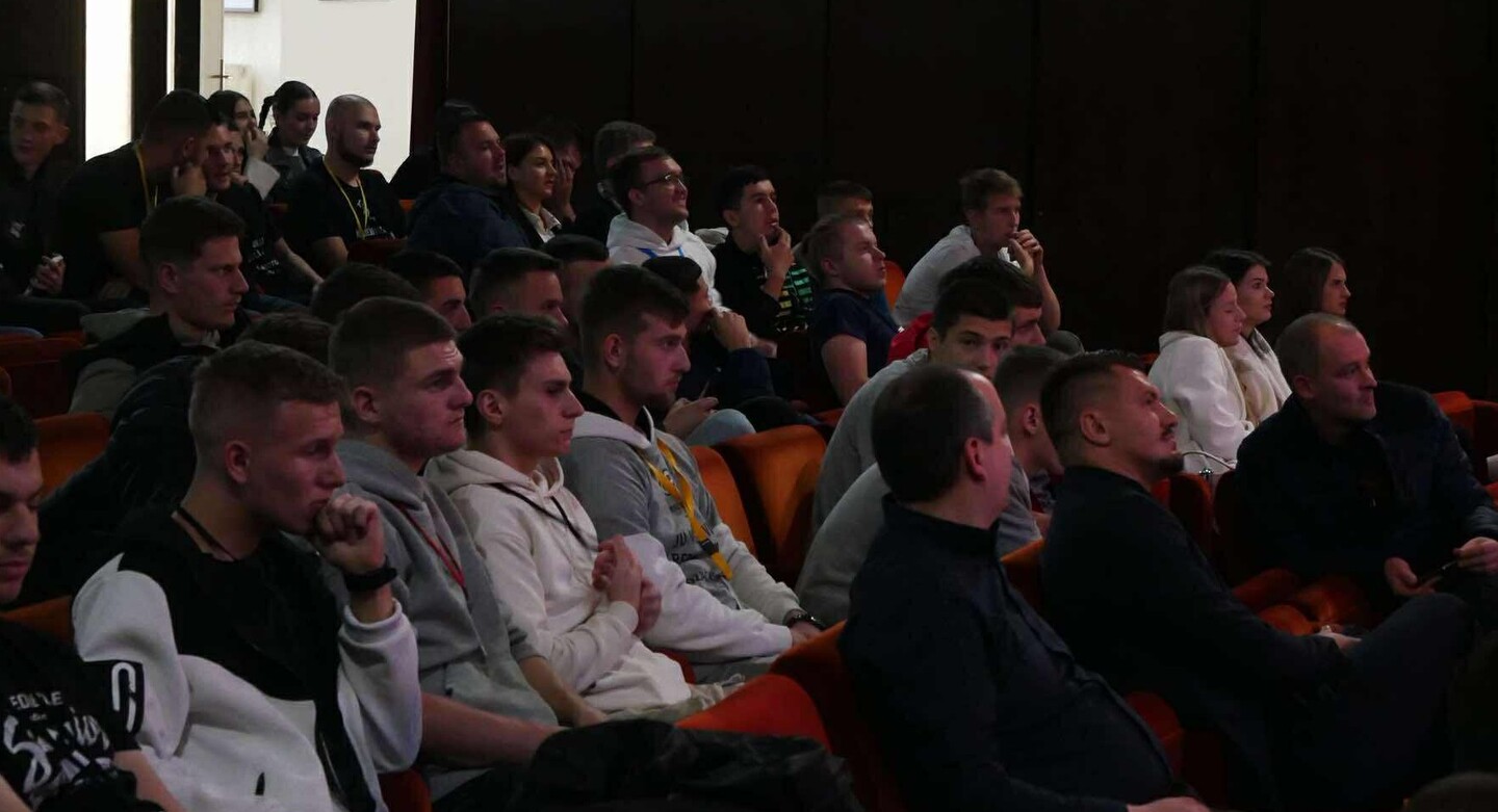 1762934564_69143f244f170