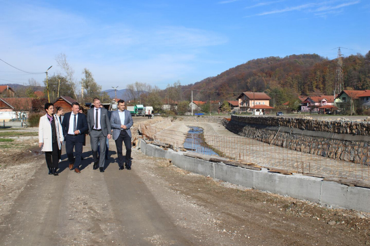 1763378686_691b05fe930af