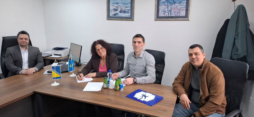 Ministar Gazdić održao sastanak sa predstavnicima sportskih saveza TK i Tuzle