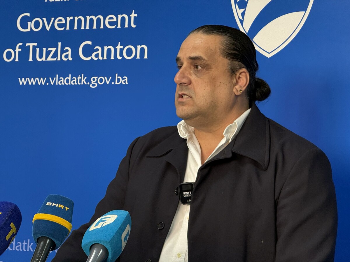 1773676813_69b8290def452